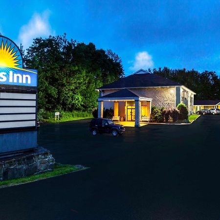 Days Inn By Wyndham Donegal Esterno foto