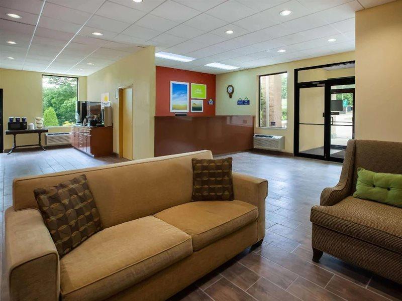 Days Inn By Wyndham Donegal Esterno foto